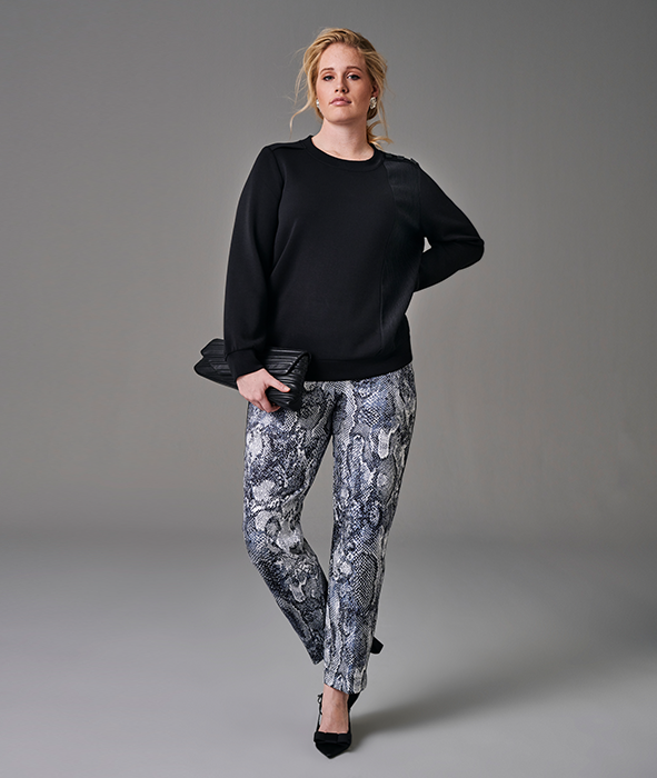 Moderne Hose mit Schlangenhautprint