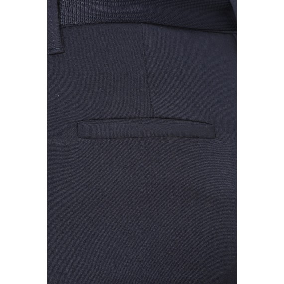 Schmale Hose mit Bügelfalten /