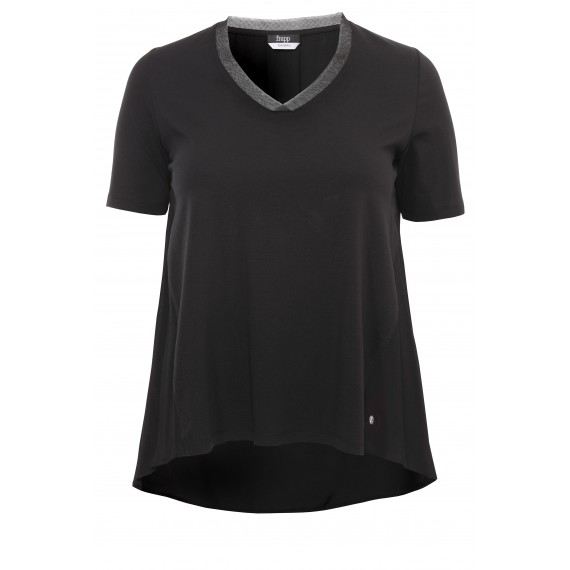 Feminines T-Shirt mit asymmetrischem Saum /
