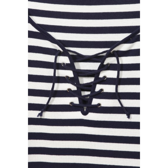 Sommerliches Shirt mit Schnürung /
