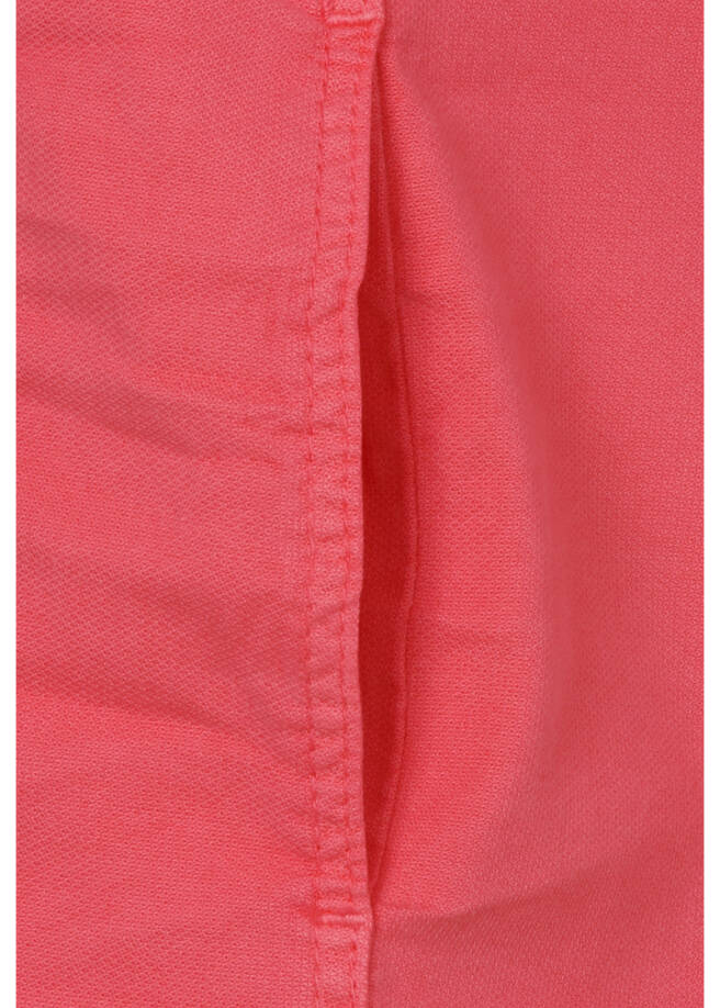 Farbige Jeansjacke mit modischem Crash-Effekt / 