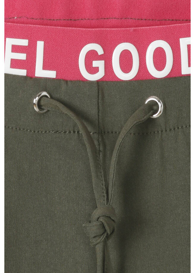 7/8 Modern Jogg-Pants mit schmalen Beinen / 