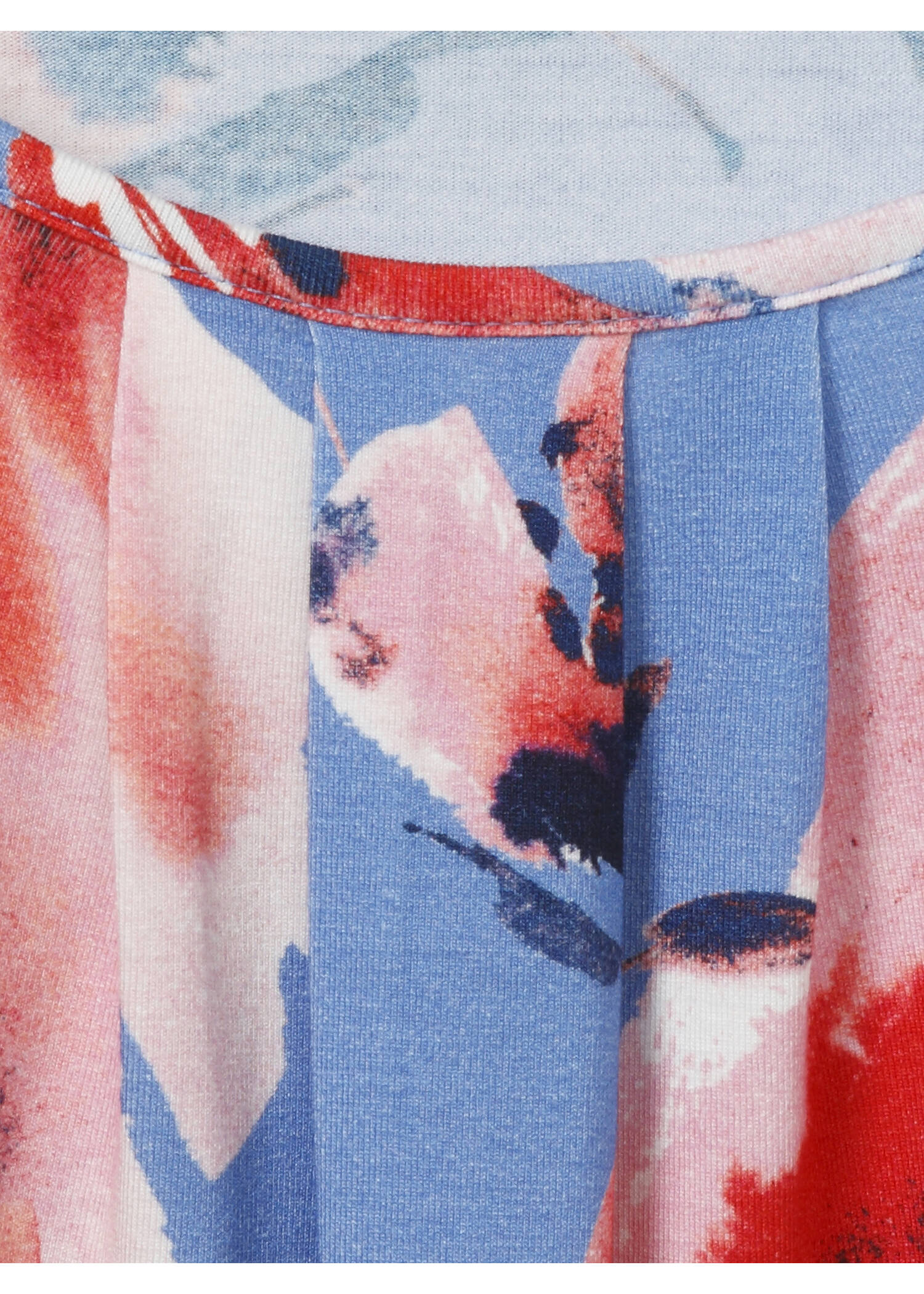 Fließendes Viskose-Jersey-Shirt mit floralem Print /