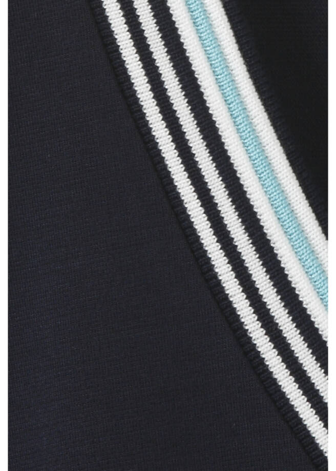 V-Shirt Halbarm in Marineblau / 