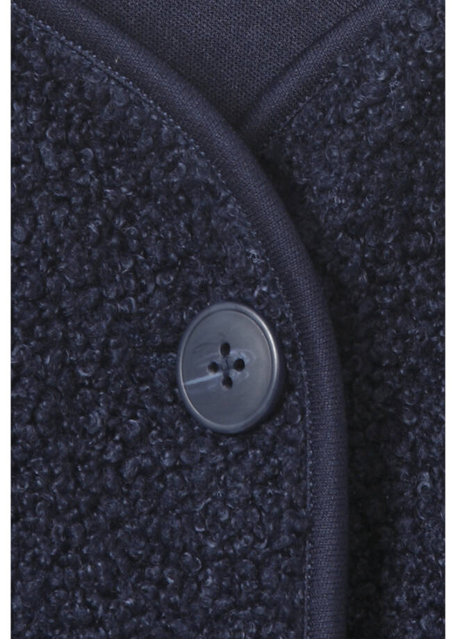 Hübsche Bouclé Jacke im Janker-Style /