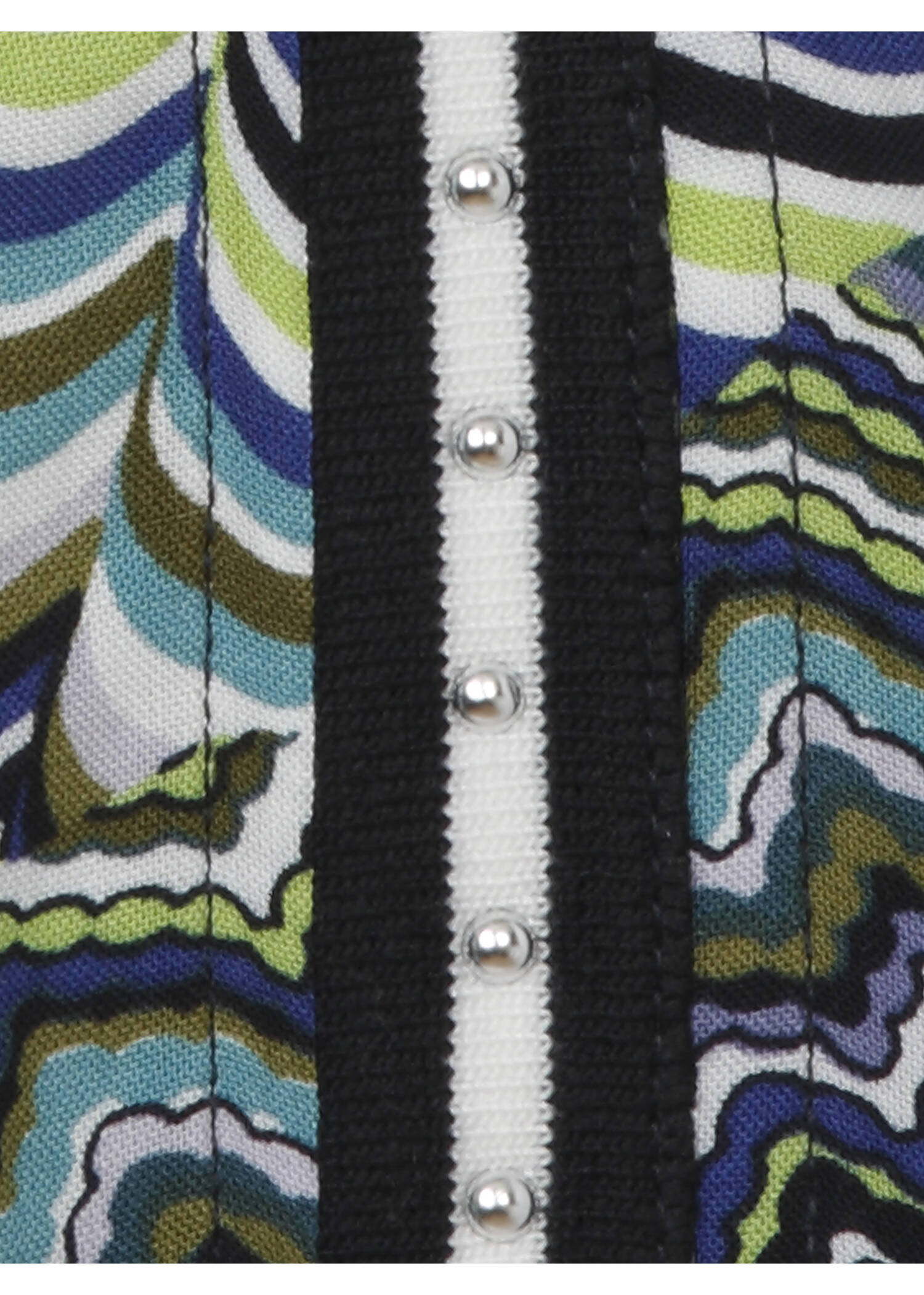 Extravagante Schlupfbluse mit buntem Zick-Zack-Muster /