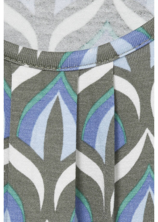 Extrovertiertes Shirt mit grafischem, kunstvollem Muster / 