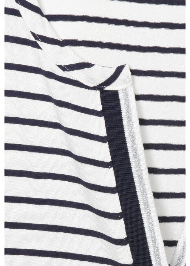 Maritimes Rundhalsshirt mit geringeltem Muster / 