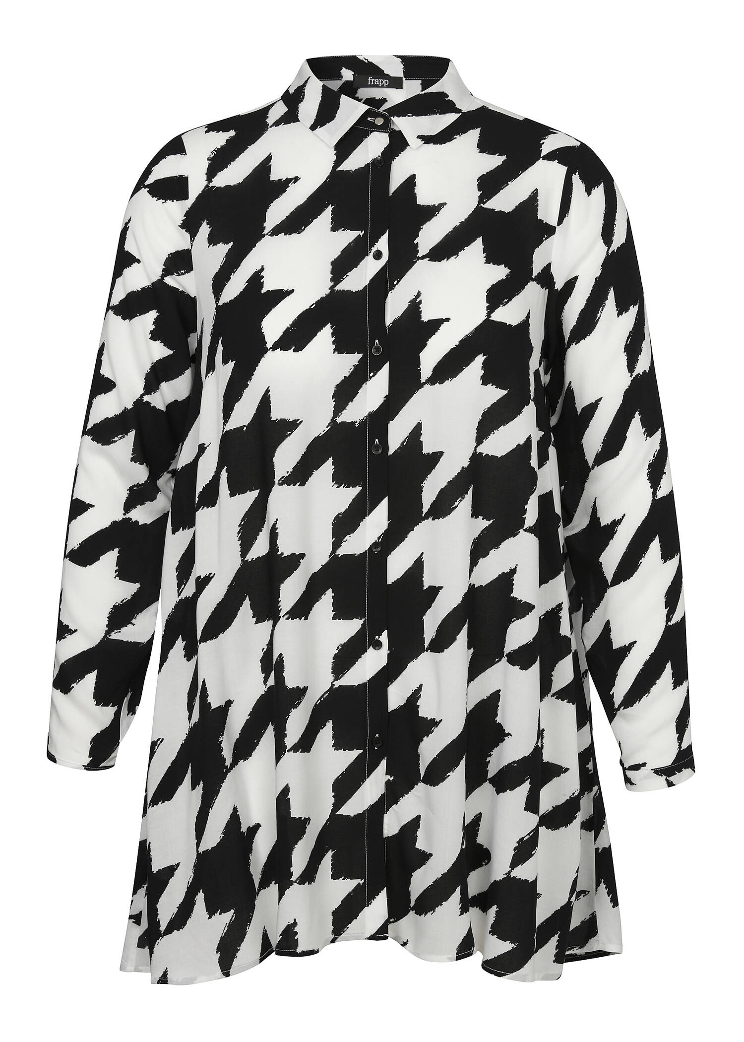 Modische Hemdbluse in grafischem Muster /