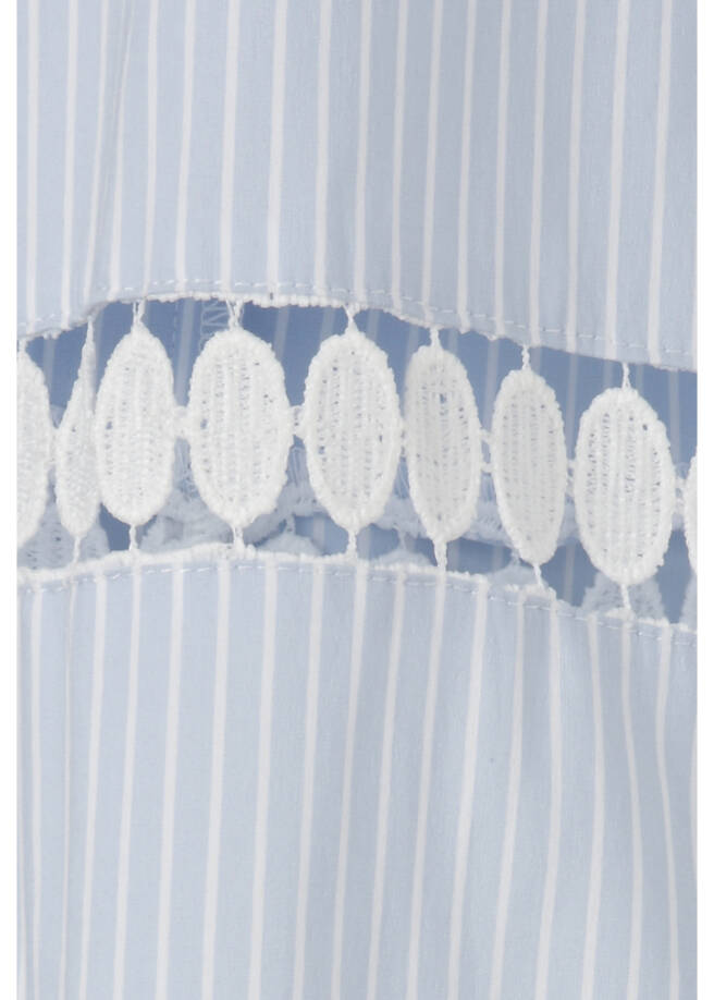 Längsgestreifte Bluse mit verdeckter Knopfleiste / 